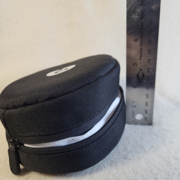 Genuine Beats by Dre Solo2/Solo3 Black/White *Case Only* - Picture 11 of 11